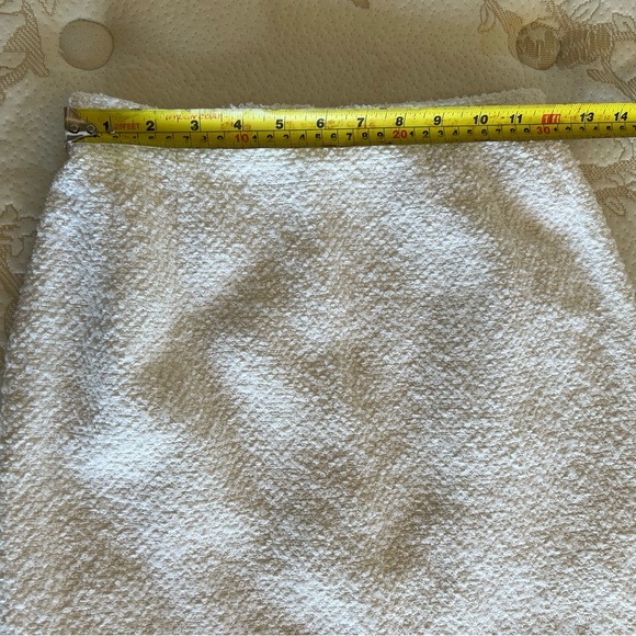 White Woman's Summer Suit 2 pcs (Shot-sleeve Blazer & Skirt) - Picture 8 of 16